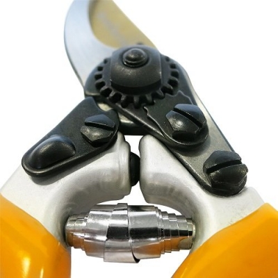 Секатор Gruntek Z-25 215 мм